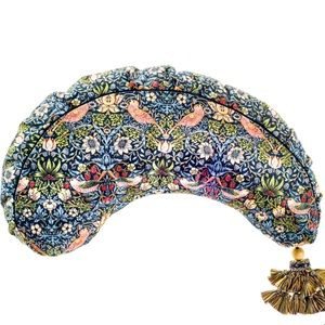 Dock A Tot - La Maman Nursing Wedge - William Morris Strawberry Thief